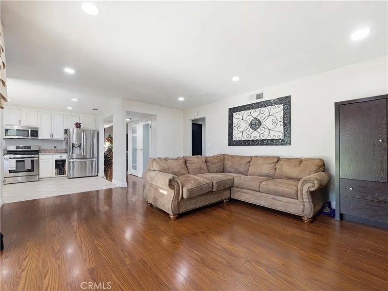 2444 N Magnolia