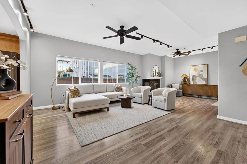 3951 Riviera Drive