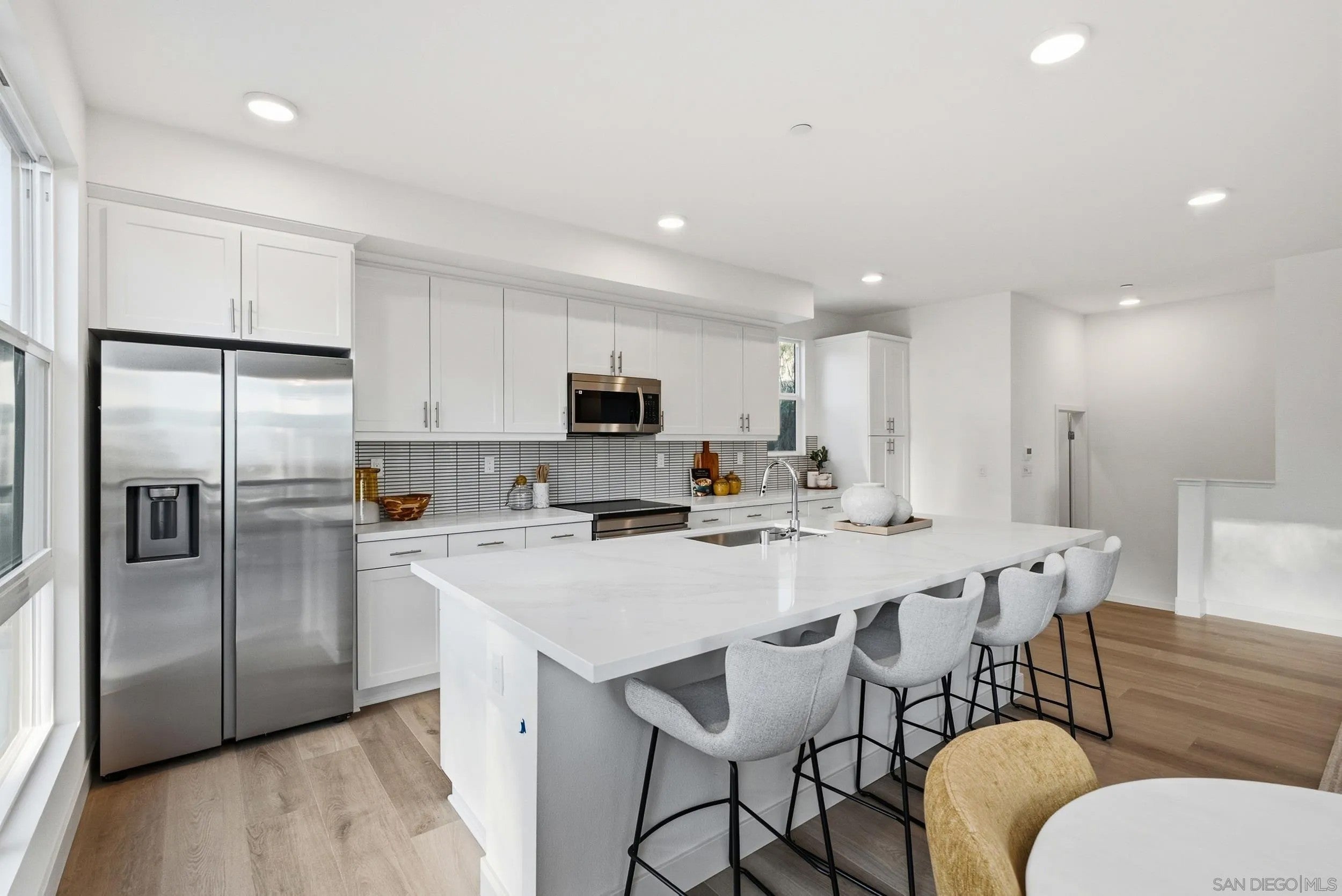 1001 32nd St 4