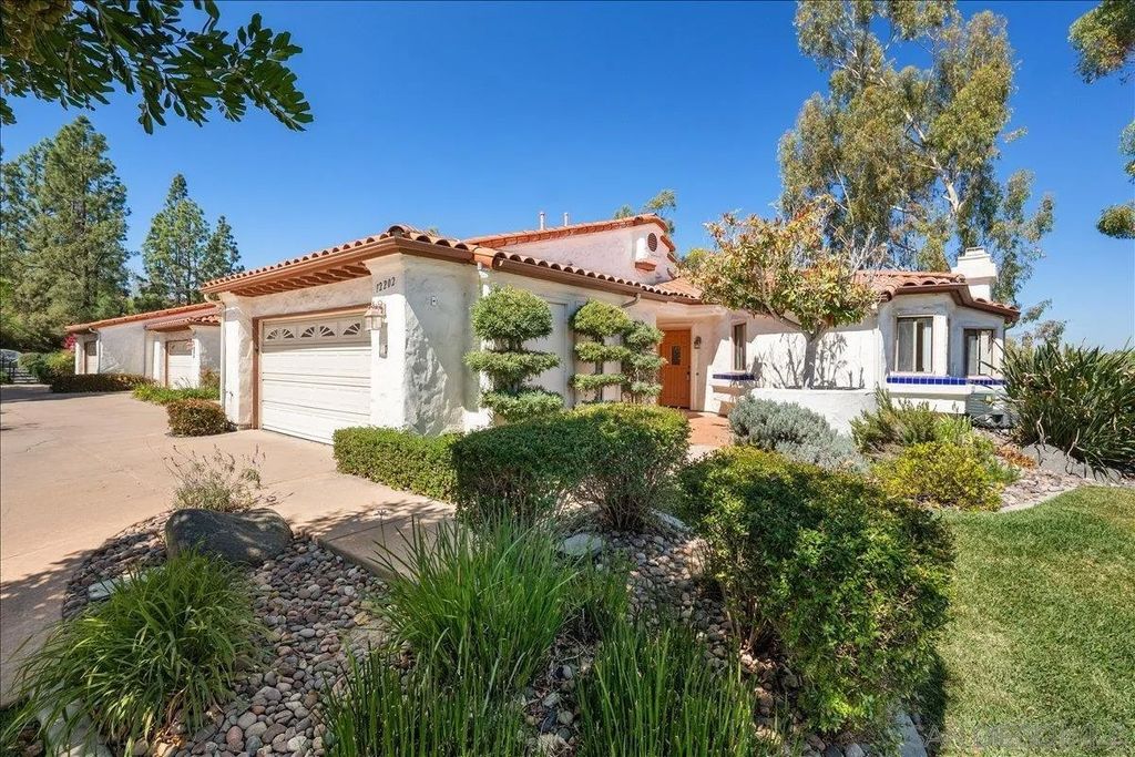 Photo of 12202 Paseo Lucido #D, San Diego, CA 92128 (MLS # 260007162)