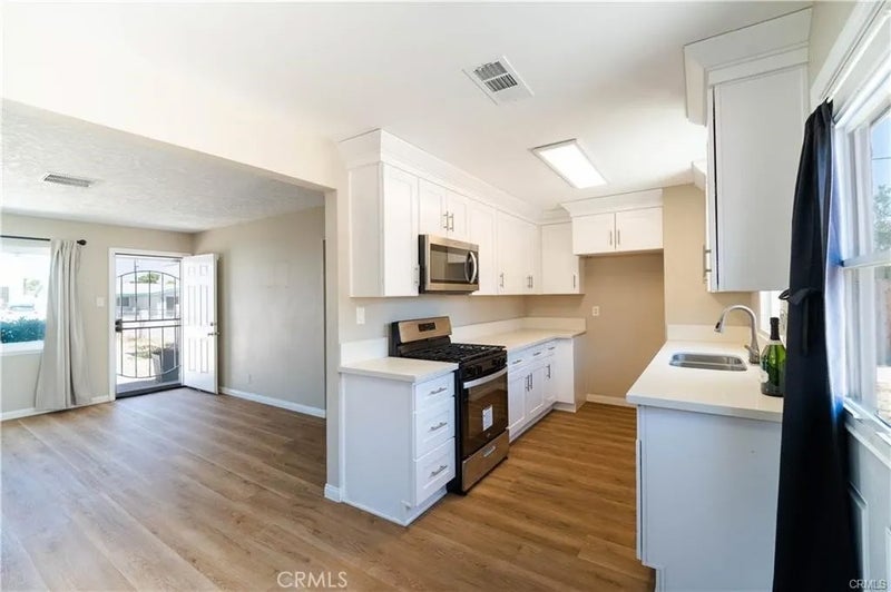 1912 Sunset St
