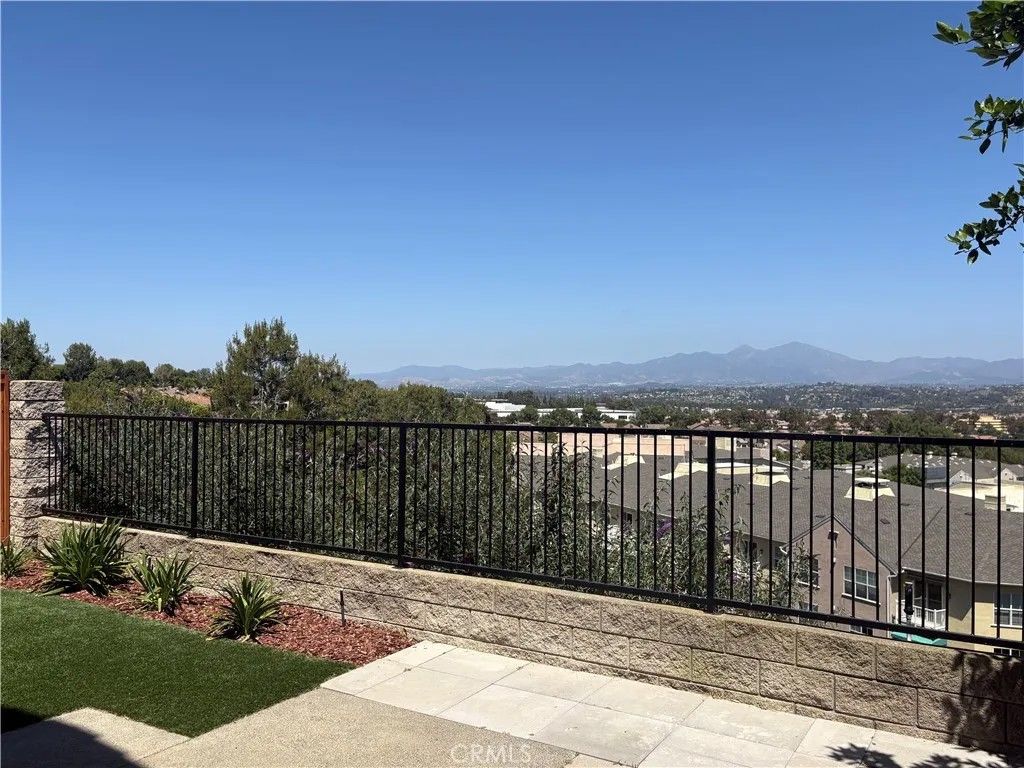 Photo of 65 Cottage Ln, Aliso Viejo, CA 92656 (MLS # OC26084887)