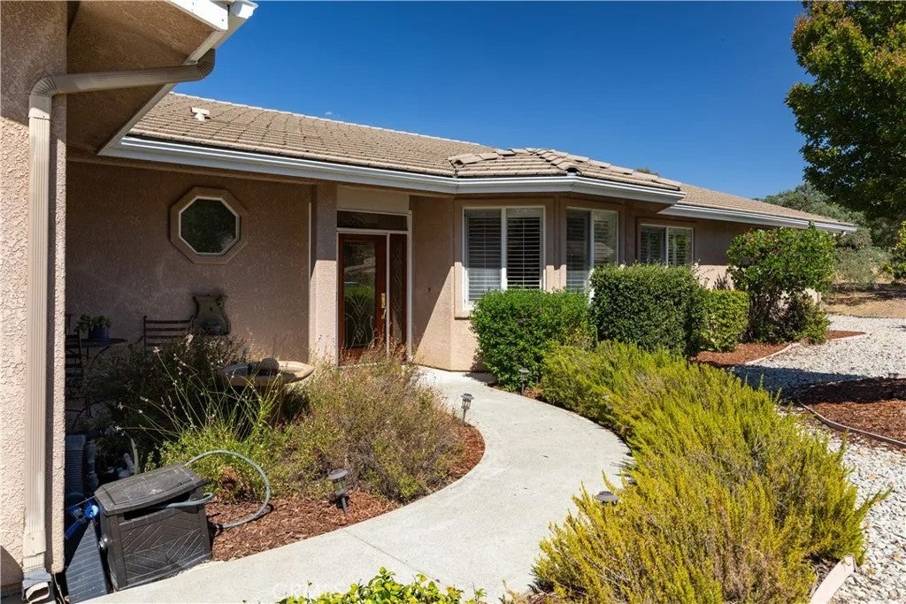 1615 Buggywhip Lane