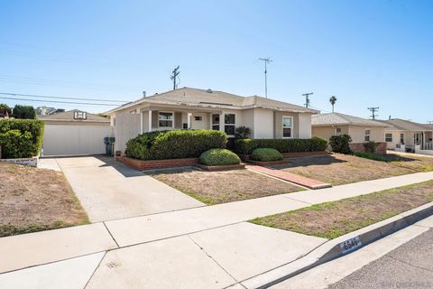 Tiny photo for 6549 Glenroy St, San Diego, CA 92120 (MLS # 250042191)