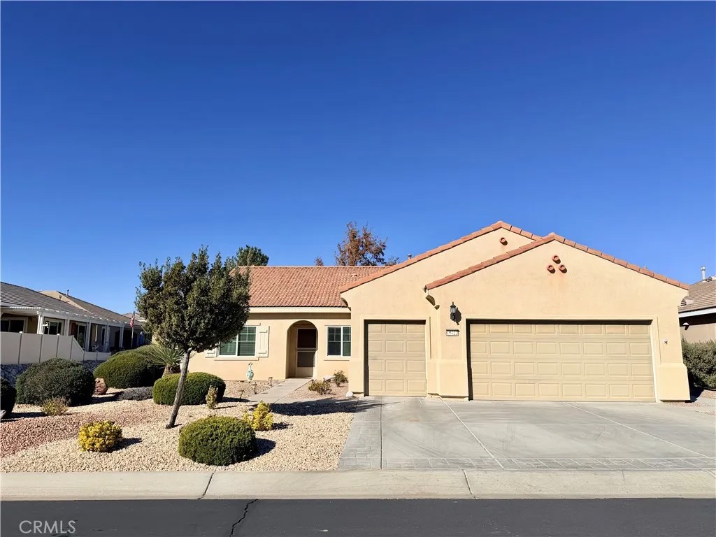 19422 Royal Oaks