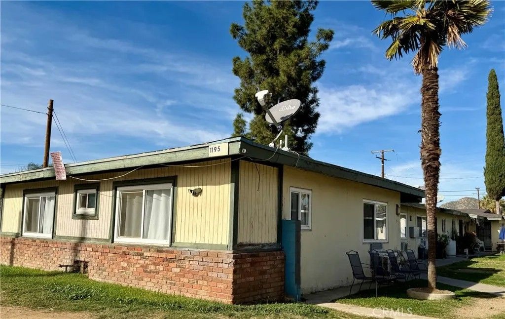 Photo of 1195 W Spring Street, Riverside, CA 92507 (MLS # CV26019641)