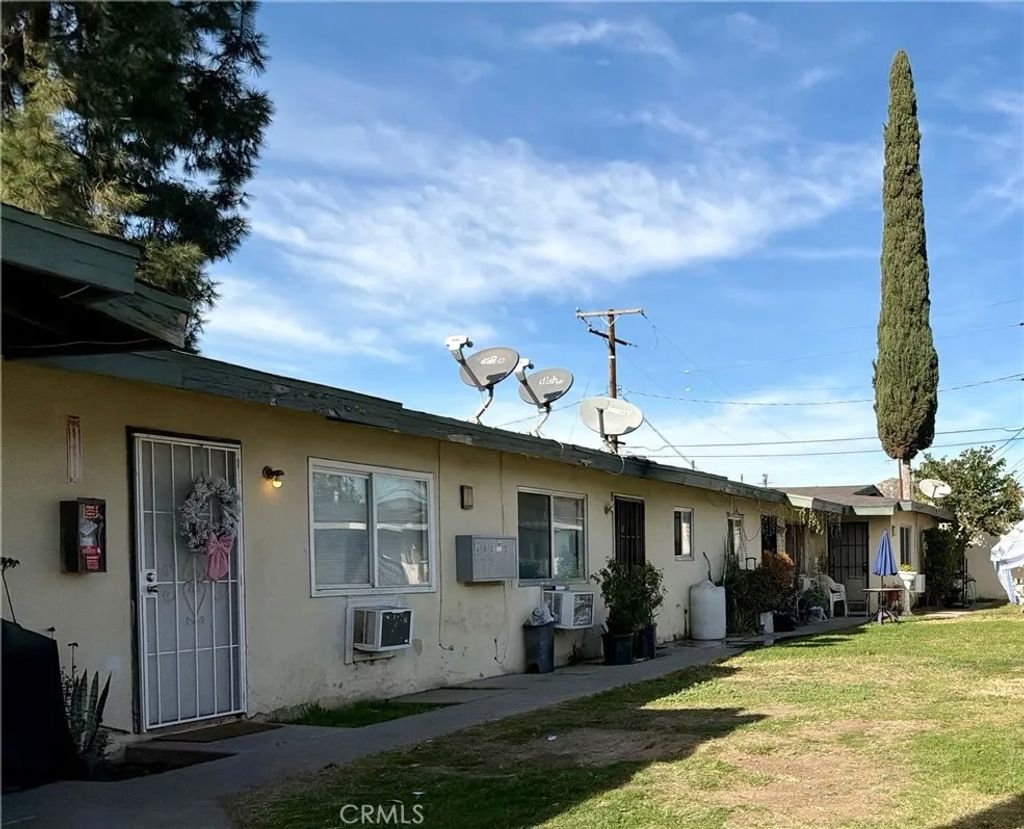 Photo of 1195 W Spring Street, Riverside, CA 92507 (MLS # CV26019641)