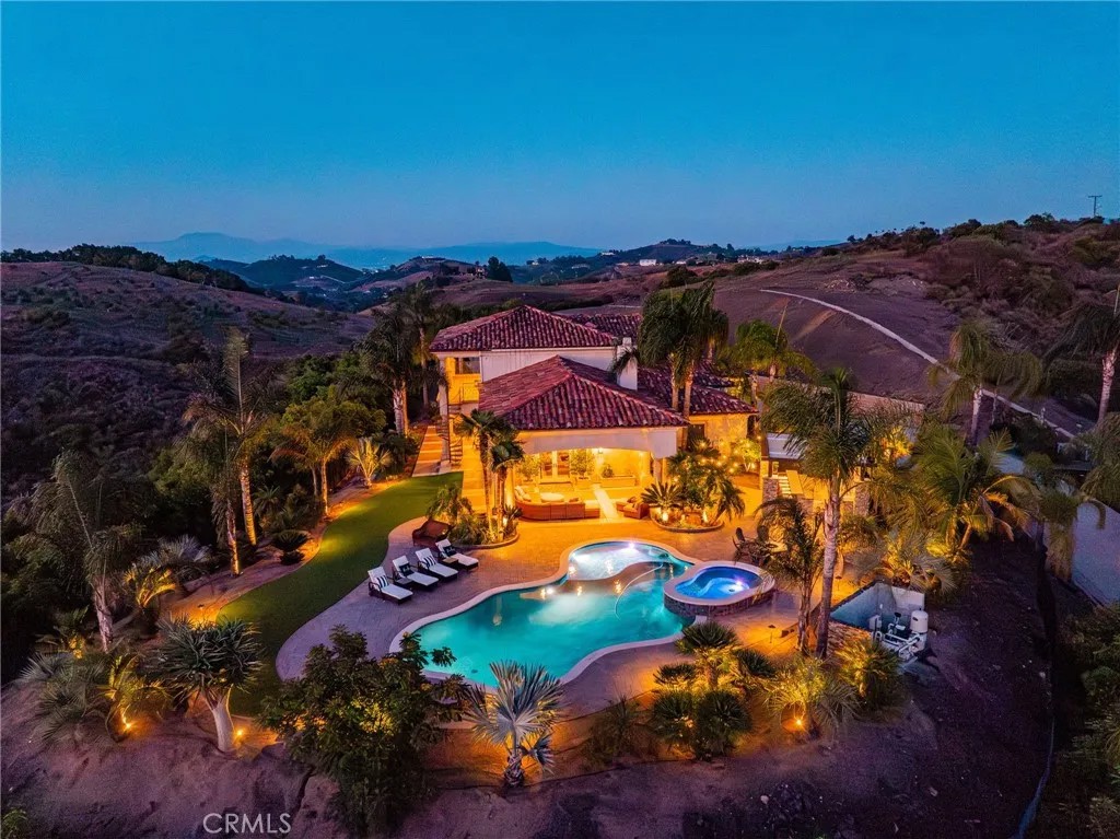 43650 La Cruz Drive