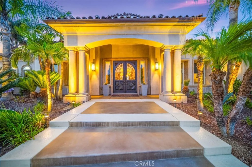 43650 La Cruz Drive