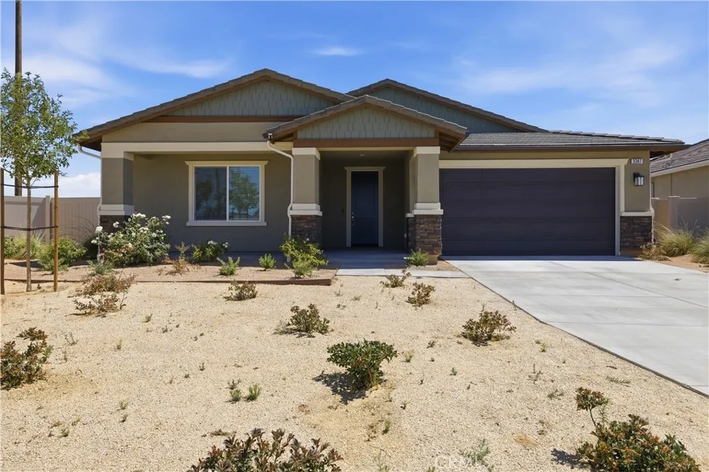 3347 Emerald Ln