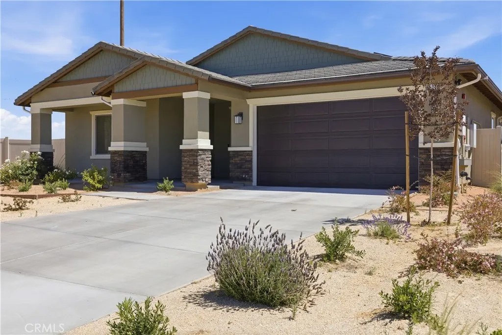3347 Emerald Ln