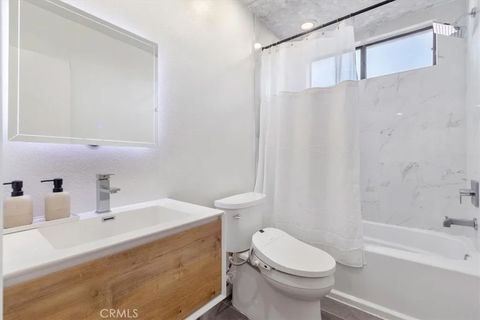 Tiny photo for 15133 Magnolia Blvd #E, Sherman Oaks, CA 91403 (MLS # SR25245303)