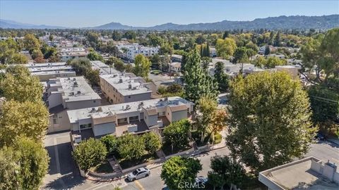 Tiny photo for 15133 Magnolia Blvd #E, Sherman Oaks, CA 91403 (MLS # SR25245303)