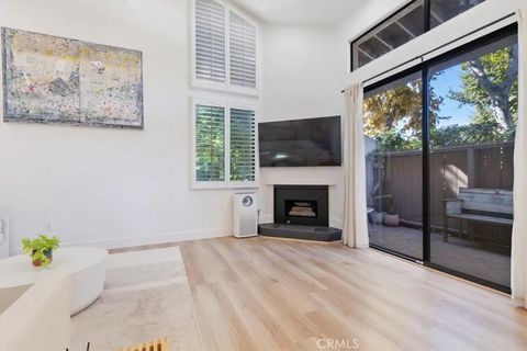 Tiny photo for 15133 Magnolia Blvd #E, Sherman Oaks, CA 91403 (MLS # SR25245303)