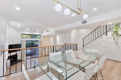 Tiny photo for 15133 Magnolia Blvd #E, Sherman Oaks, CA 91403 (MLS # SR25245303)