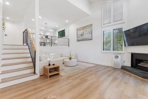 Tiny photo for 15133 Magnolia Blvd #E, Sherman Oaks, CA 91403 (MLS # SR25245303)