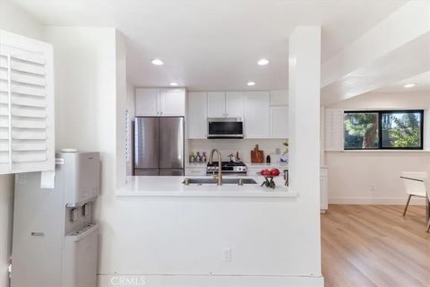 Tiny photo for 15133 Magnolia Blvd #E, Sherman Oaks, CA 91403 (MLS # SR25245303)