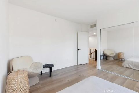 Tiny photo for 15133 Magnolia Blvd #E, Sherman Oaks, CA 91403 (MLS # SR25245303)