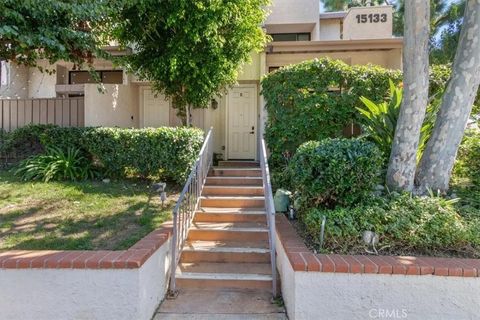 Tiny photo for 15133 Magnolia Blvd #E, Sherman Oaks, CA 91403 (MLS # SR25245303)