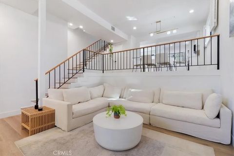 Tiny photo for 15133 Magnolia Blvd #E, Sherman Oaks, CA 91403 (MLS # SR25245303)