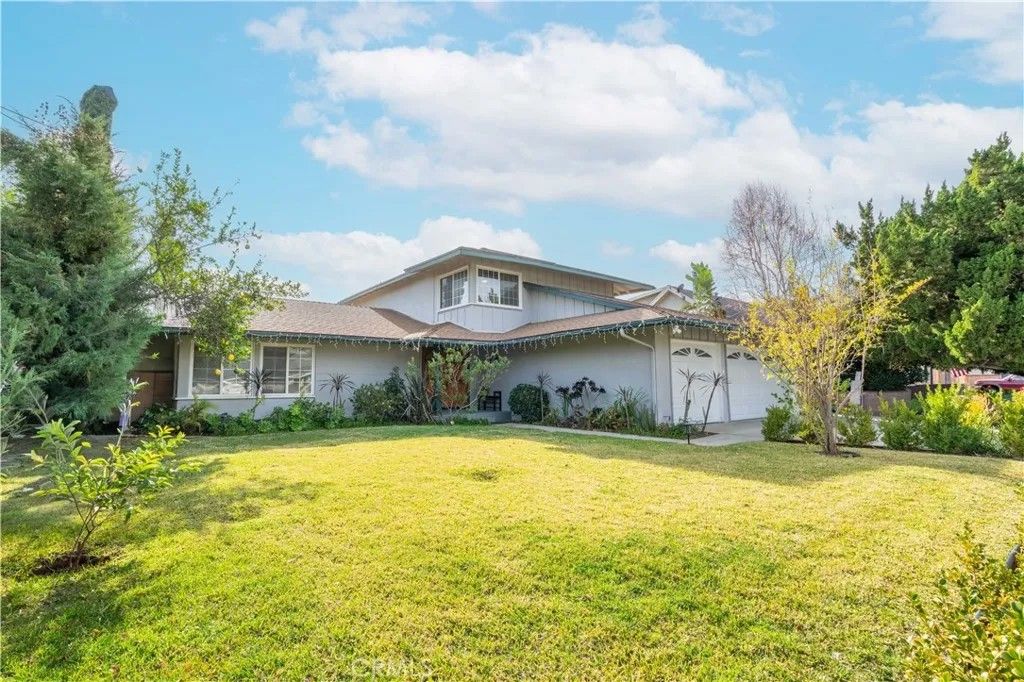 Photo of 19116 Nashville Street, Porter Ranch, CA 91326 (MLS # SR25282112)