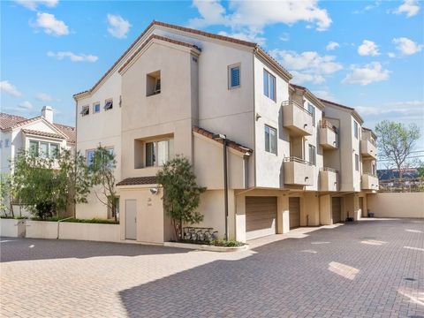 Photo of 305 Kansas Street #D, El Segundo, CA 90245 (MLS # SB26056302)