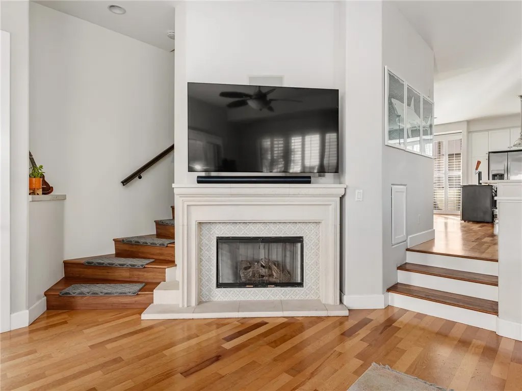 305 Kansas Street D