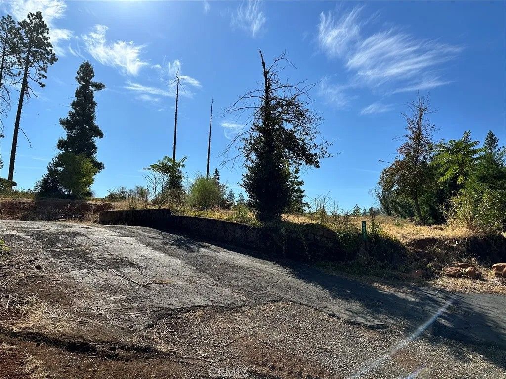 Photo of 5856 Grape Ln, Paradise, CA 95969 (MLS # PA25201177)