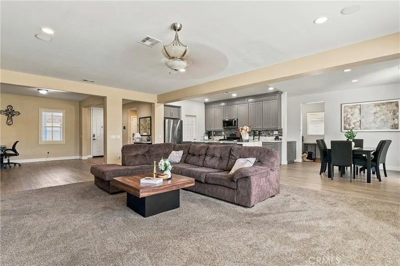 12809 fontainebleau Drive