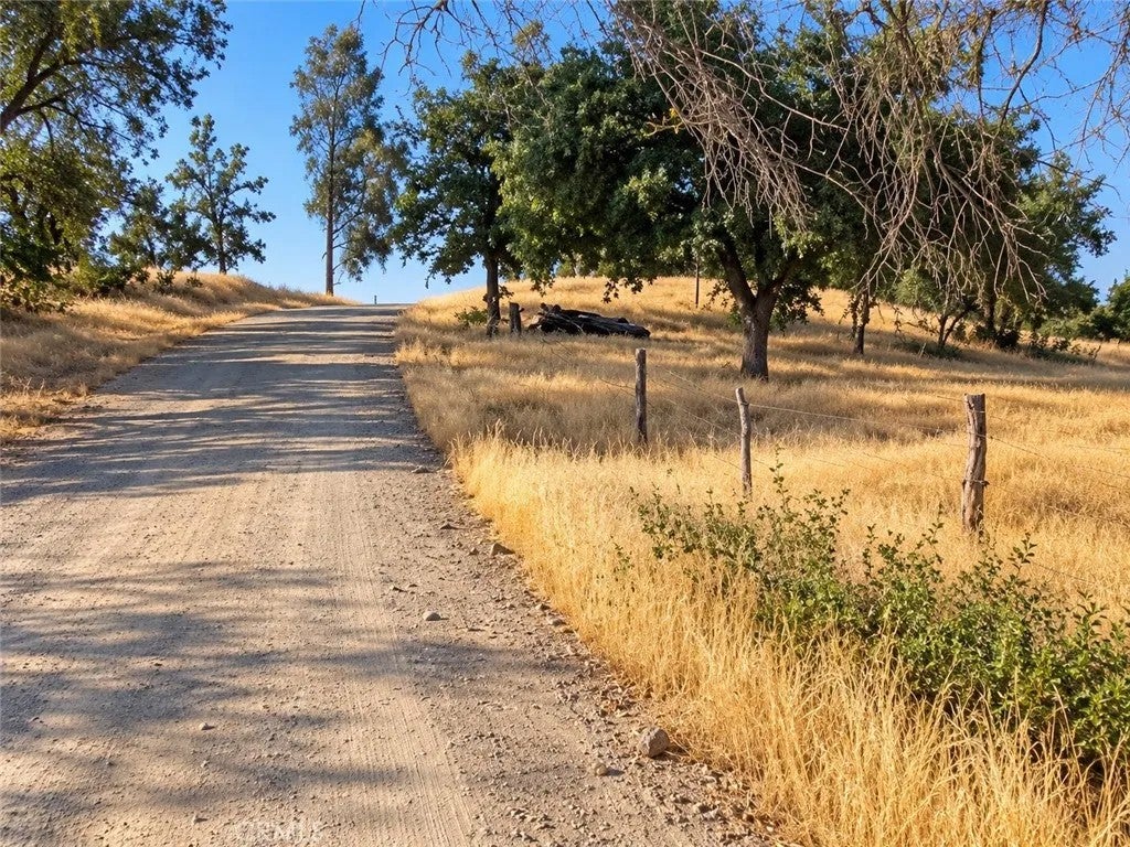 Photo of 7114 Horseshoe Dr, Corning, CA 96021 (MLS # IV26231451)
