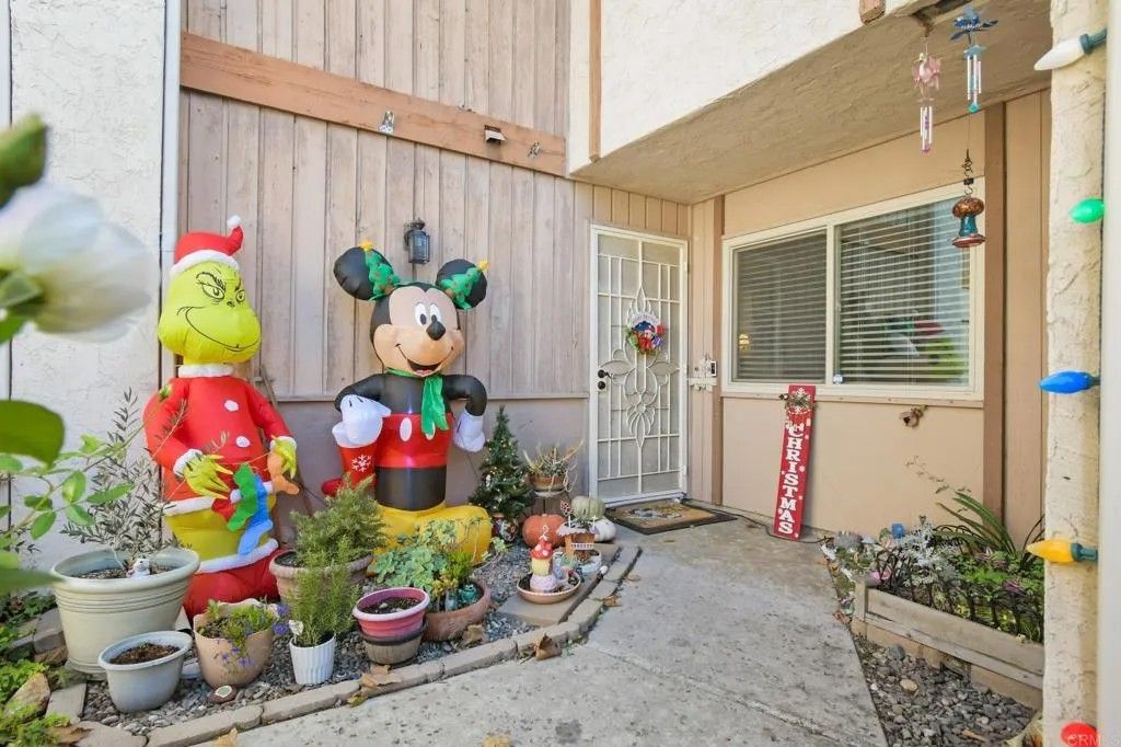 Photo of 3015 Plaza Leonardo, Bonita, CA 91902 (MLS # PTP2508997)