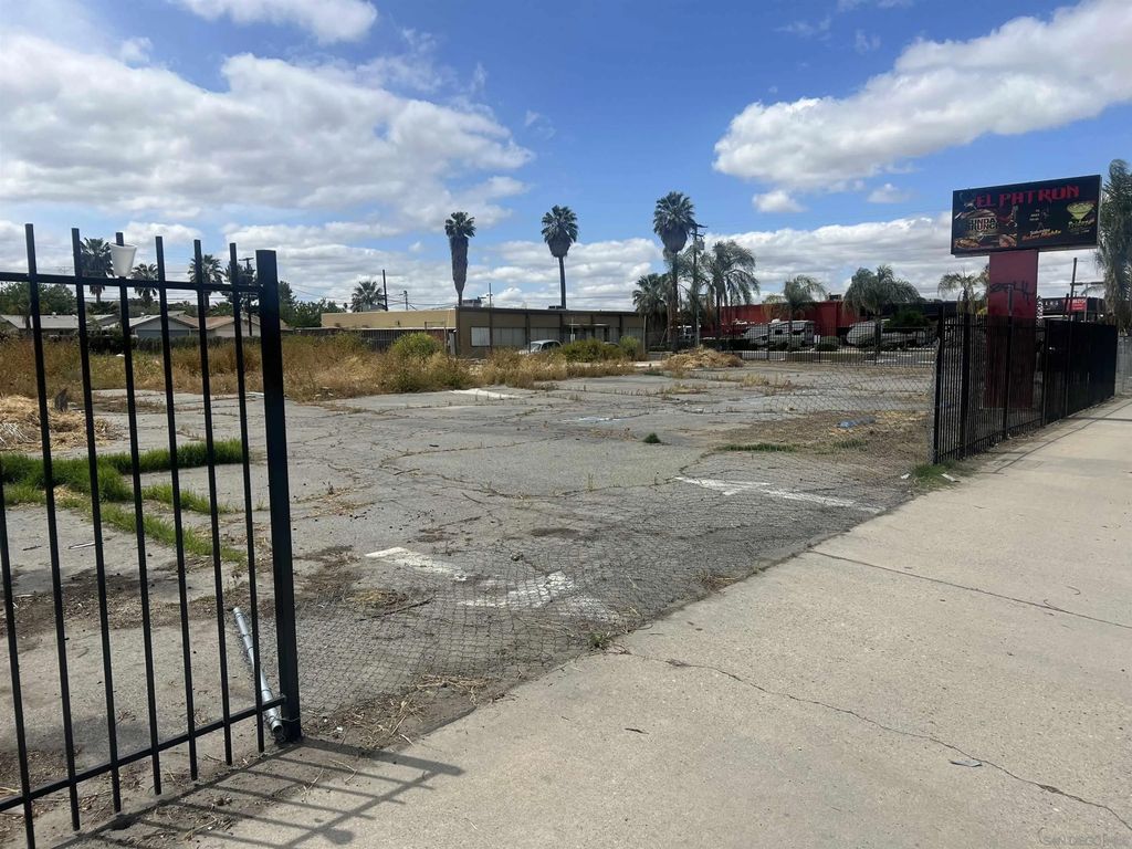 Photo of 41525 East Florida Avenue, Hemet, CA 92544 (MLS # 260007959)