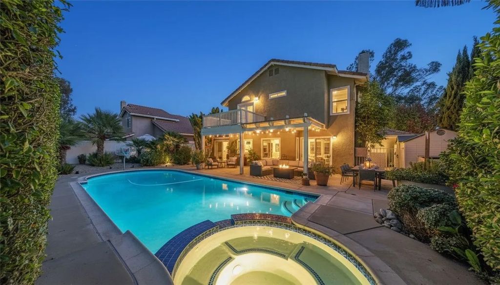 Photo of 40609 Symeron Way, Murrieta, CA 92562 (MLS # SW26003017)