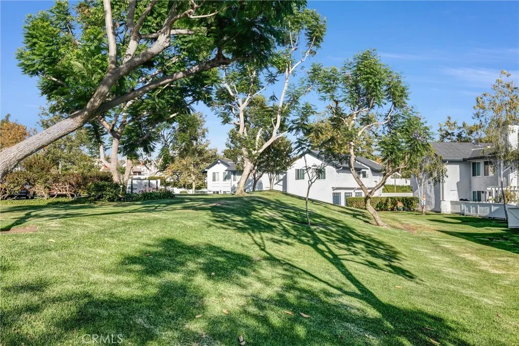 25594 Paseo La Cresta