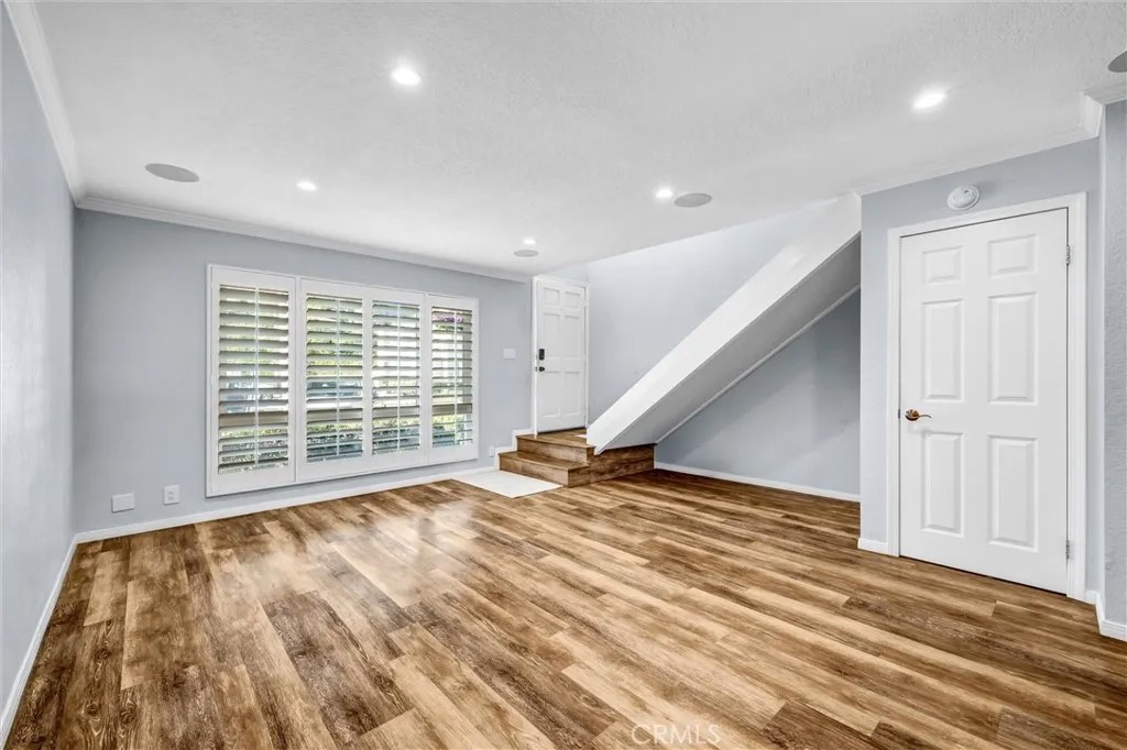 25594 Paseo La Cresta