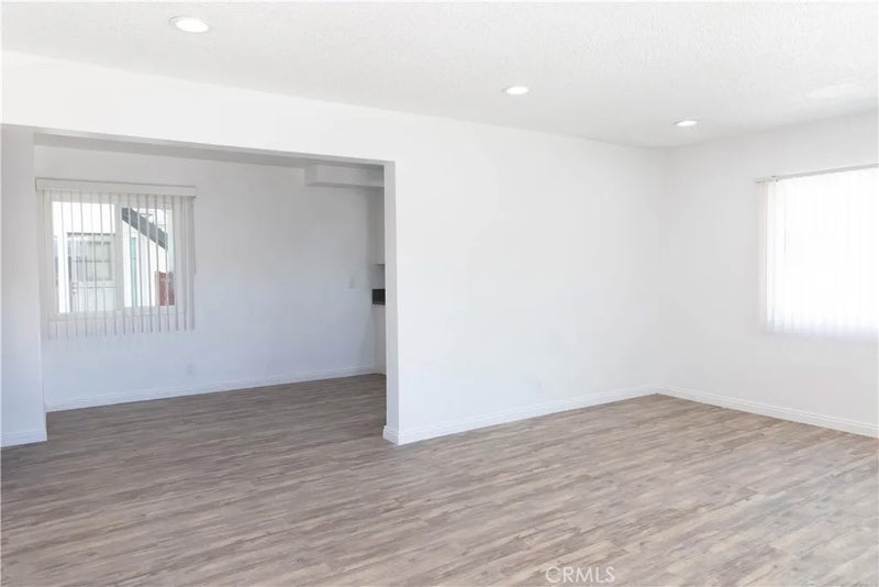 4834 W 118th Place