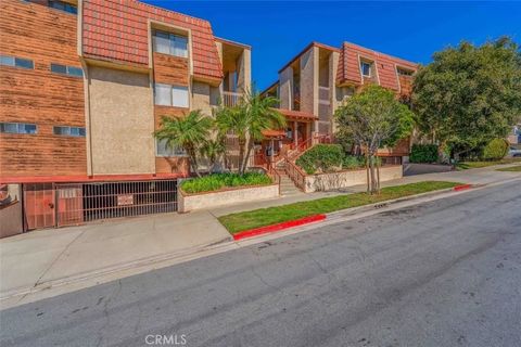 Photo of 2101 E 21st St #212, Signal Hill, CA 90755 (MLS # DW26050047)
