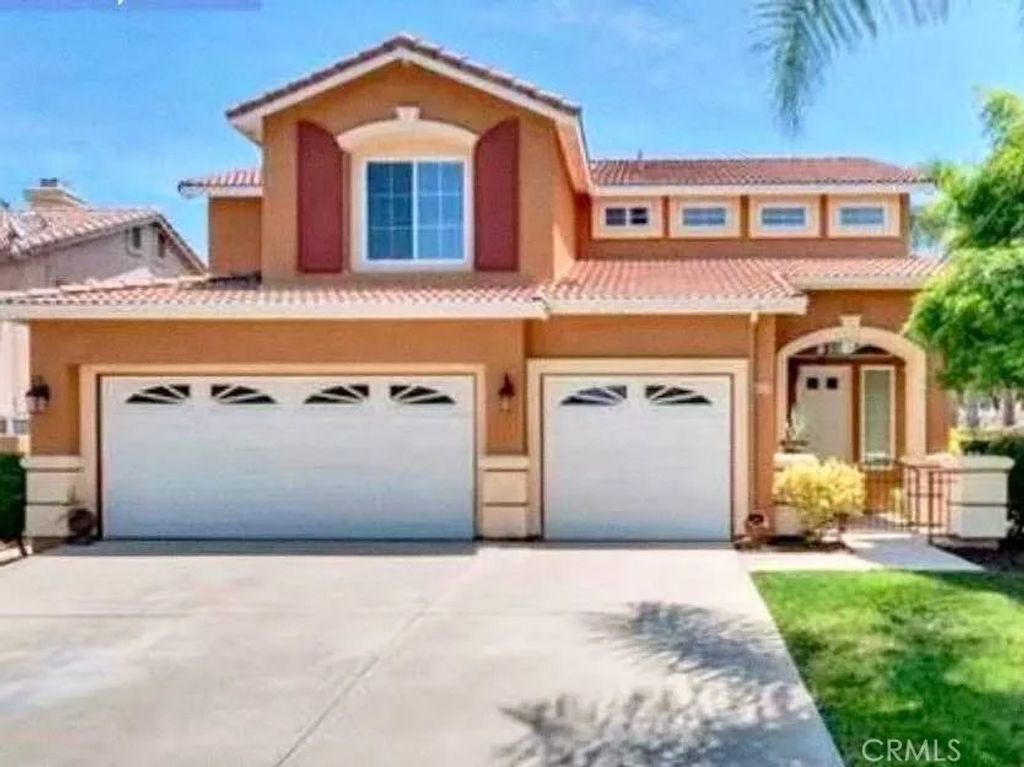 Photo of 50 Villa Milano, Lake Elsinore, CA 92532 (MLS # TR26087643)