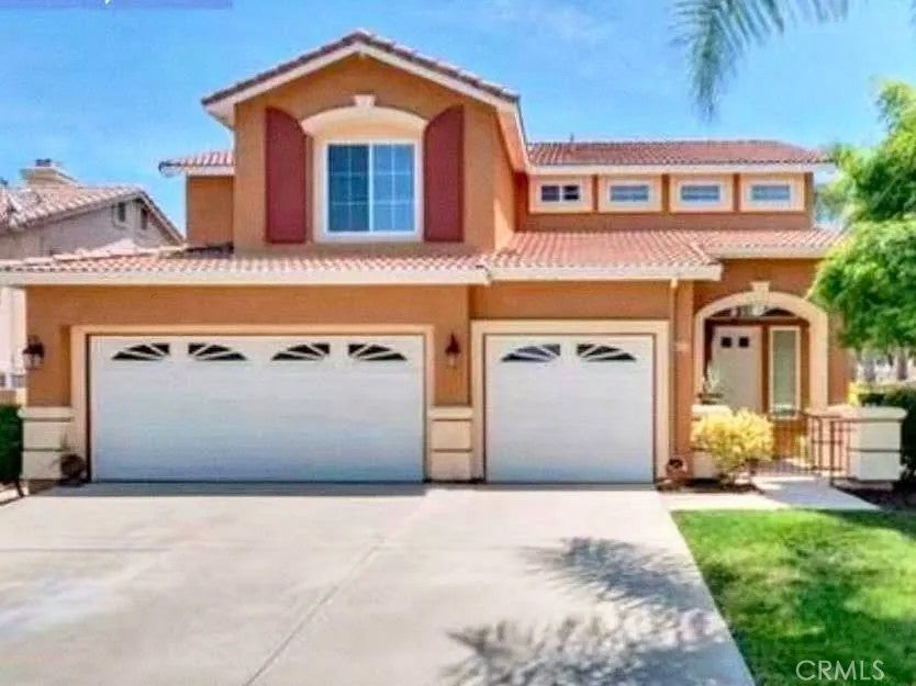 Photo of 50 Villa Milano, Lake Elsinore, CA 92532 (MLS # TR26087643)