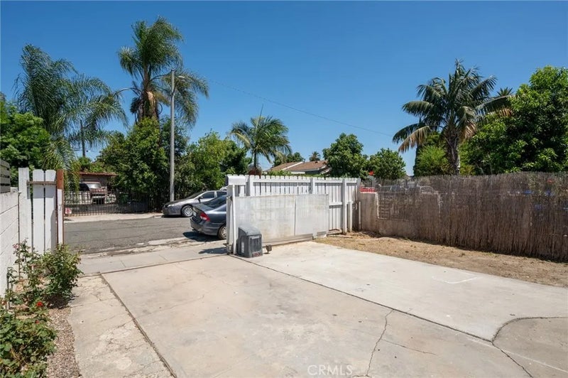 728 W Cressey