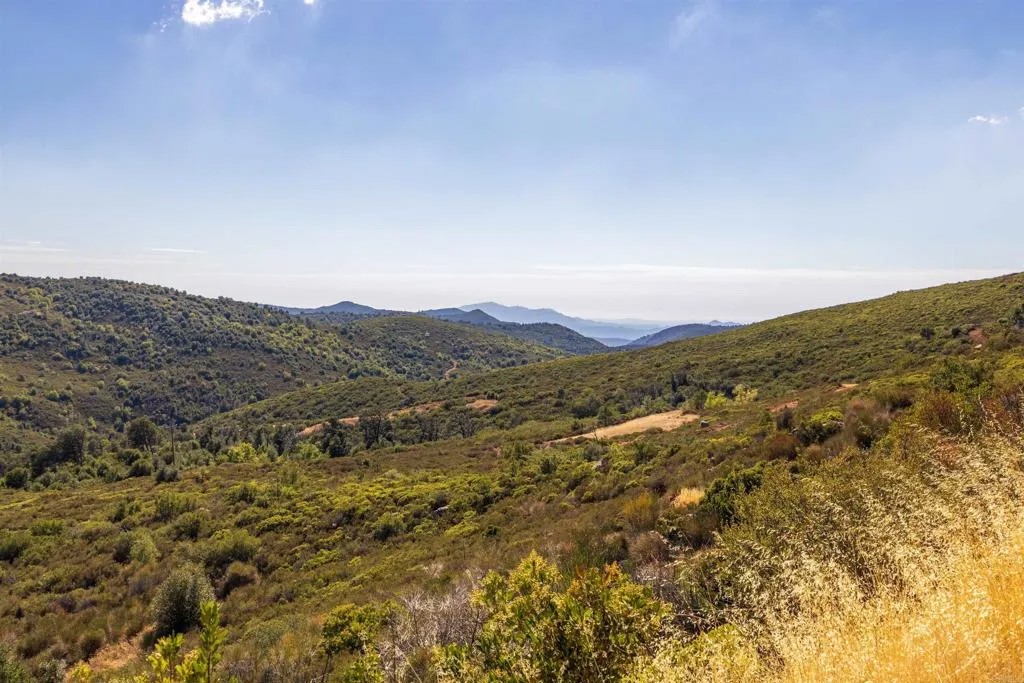 2101 Coulter Ln Lane