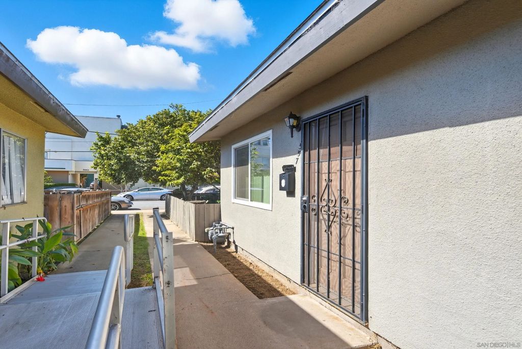 Photo of 557-59 Florida Street, Imperial Beach, CA 91932 (MLS # 250041793)