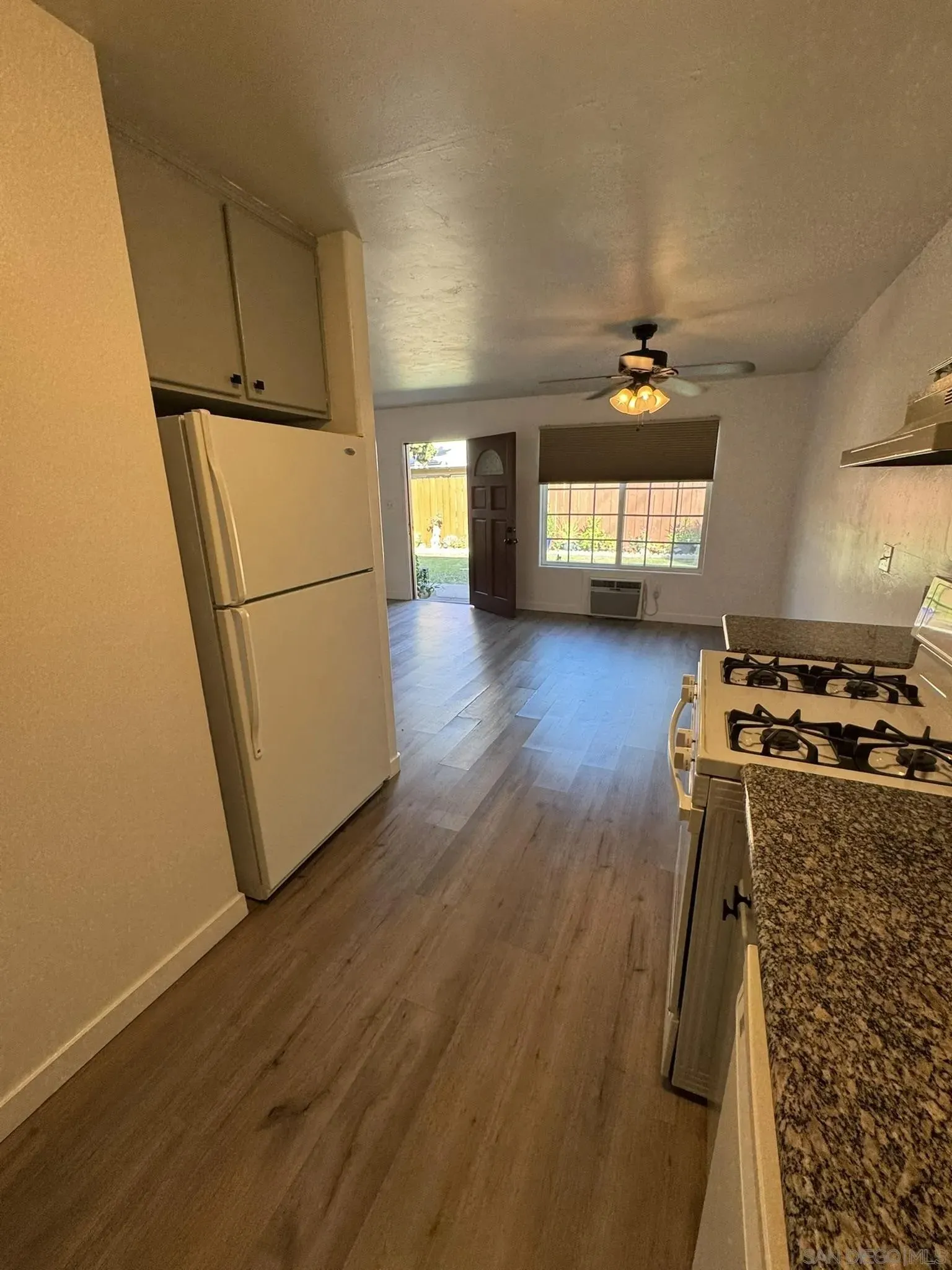El Cajon, California 92020, United States, 2 Bedrooms Bedrooms, ,1 BathroomBathrooms,Residential,Active,250378