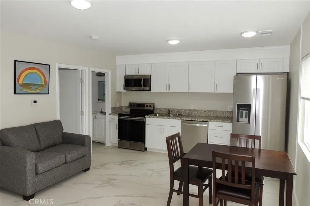 Photo of 23470 Victory Boulevard, Woodland Hills, CA 91367 (MLS # SR26046402)