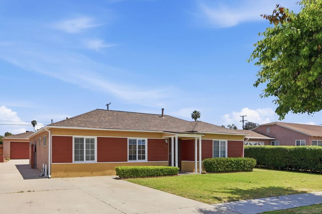 Photo of 669 Oaklawn Ave, Chula Vista, CA 91910 (MLS # 260009557)