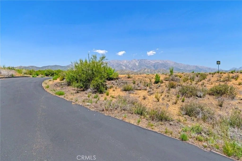 Photo of 39534 Eastview, Yucaipa, CA 92399 (MLS # IG26095653)