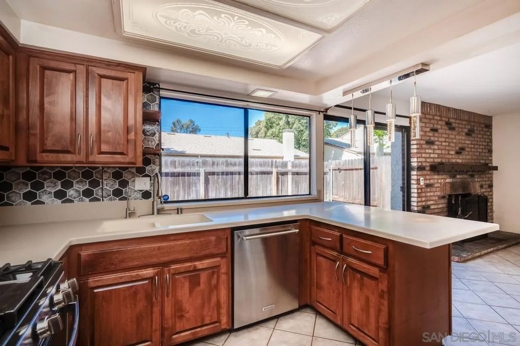 Photo of 3030 Plaza Natalia, Bonita, CA 91902 (MLS # 260008401)