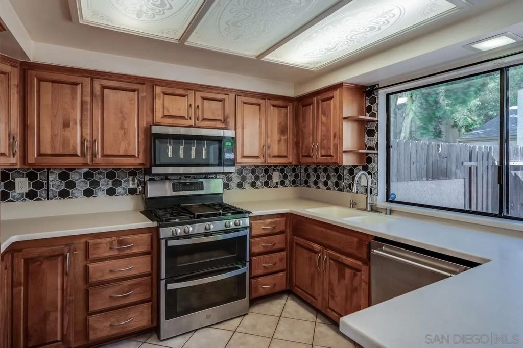 Photo of 3030 Plaza Natalia, Bonita, CA 91902 (MLS # 260008401)