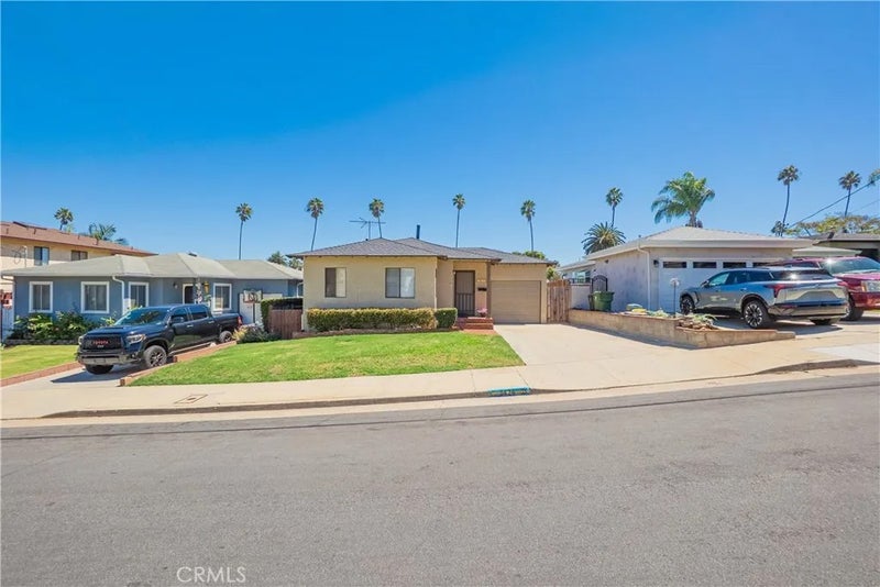 3424 S Denison