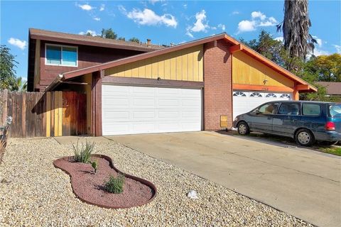 Photo of 3570 Raven Dr, Lake Elsinore, CA 92530 (MLS # IV25275344)